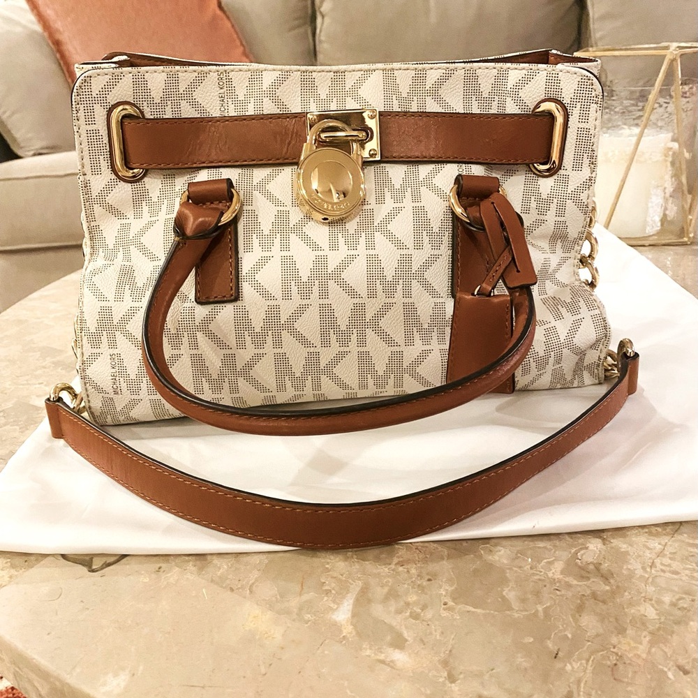 Michael kors crossbody bag